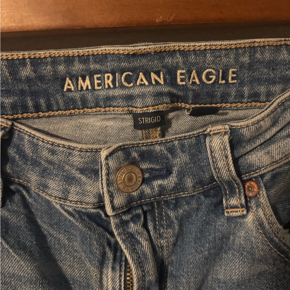 American Eagle Outfitters Strigid Mom Jeans Light Blue Size 10 - Picture 3 of 3